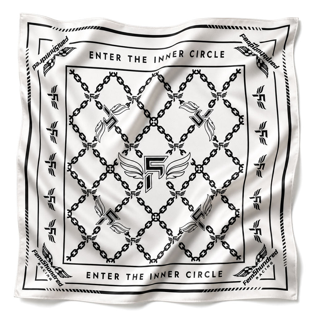 Eminence Chain Scarf in Drift White Main image